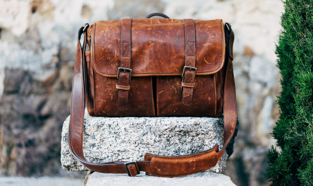 What is the difference between a bifold and a billfold wallet?